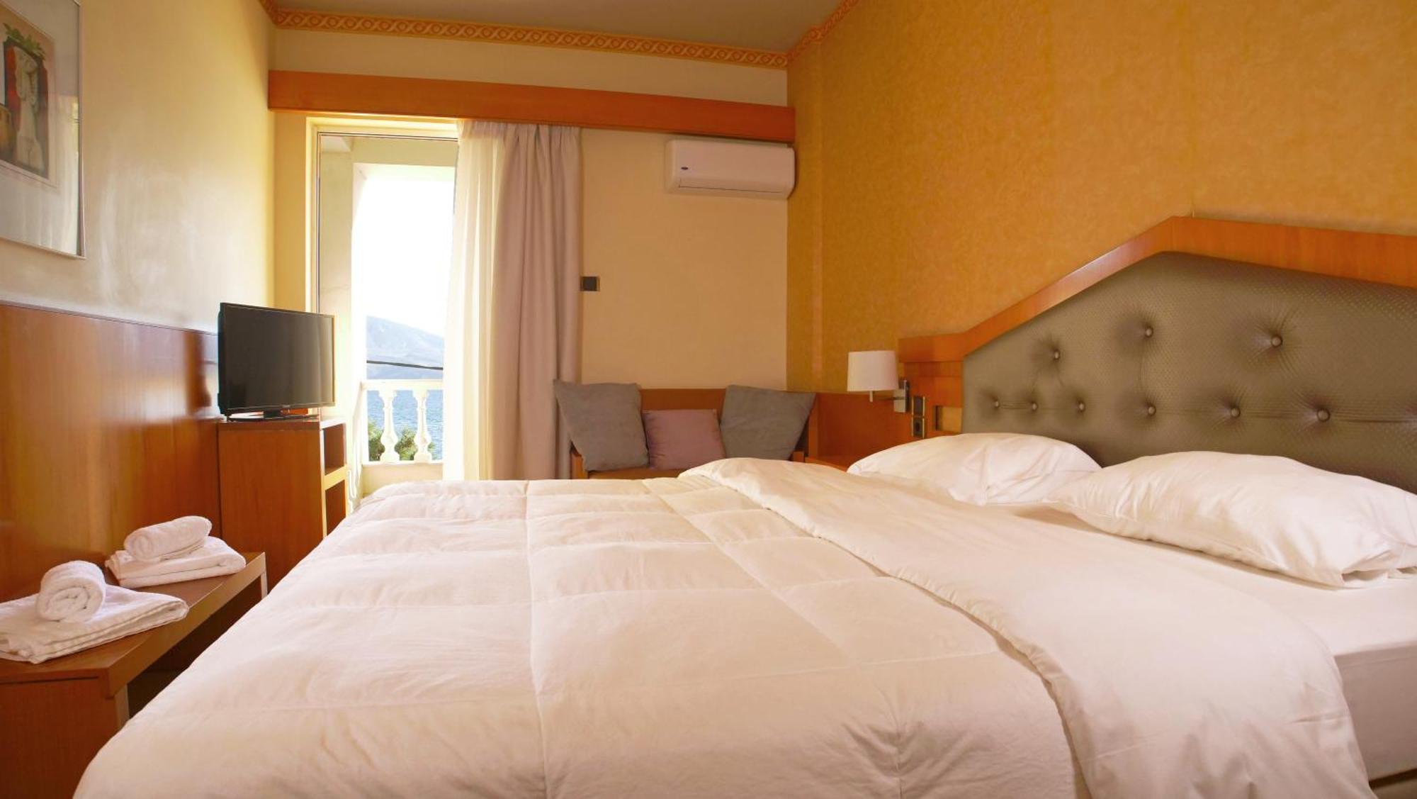 Antikyra Beach Hotel Quarto foto