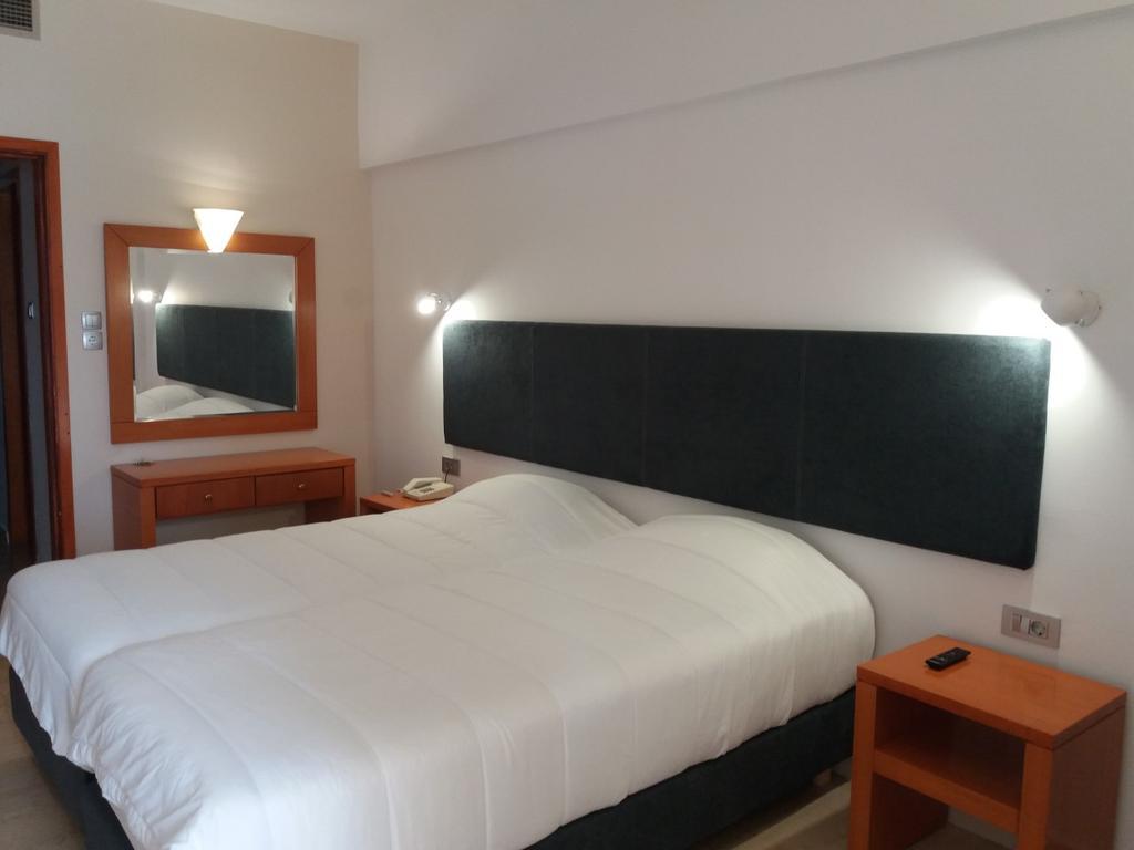Antikyra Beach Hotel Exterior foto