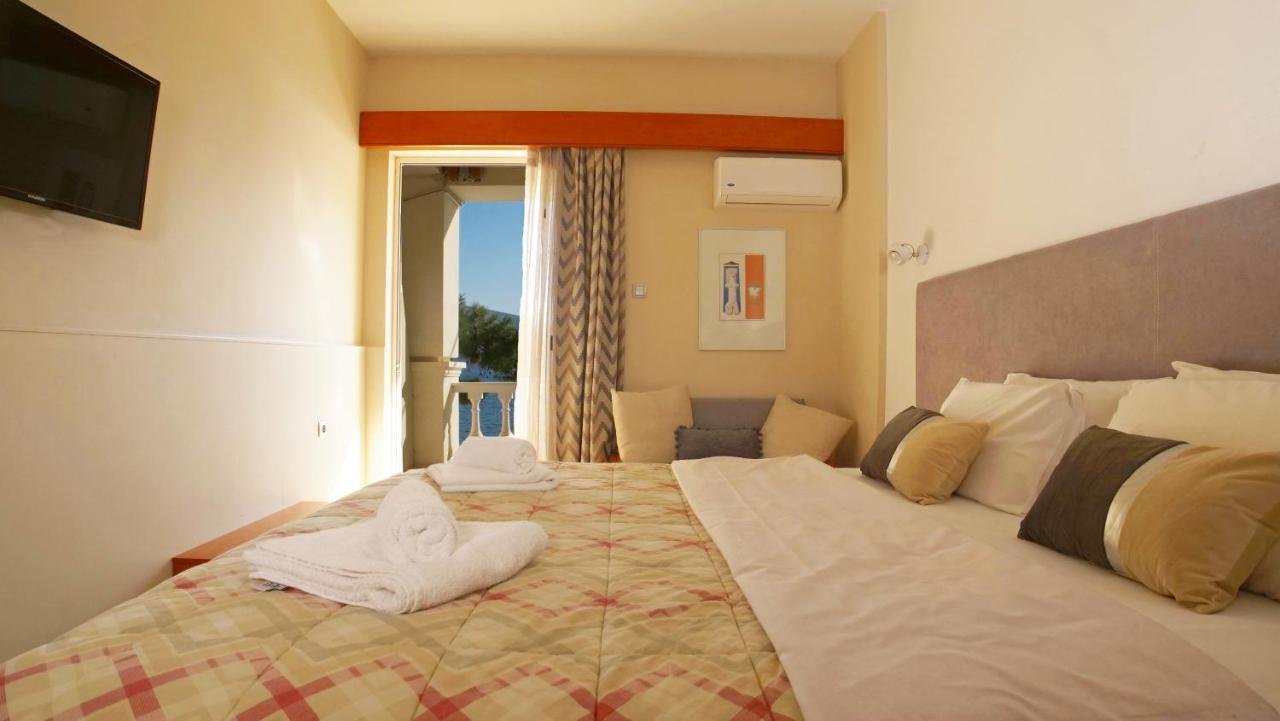 Antikyra Beach Hotel Exterior foto